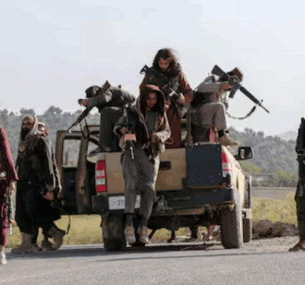 Border Violence Intensifies Between Pakistan and Taliban Forces